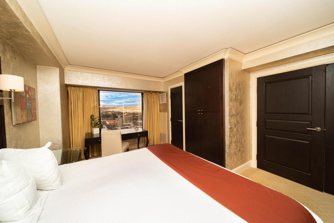 Reno Suites Exterior foto
